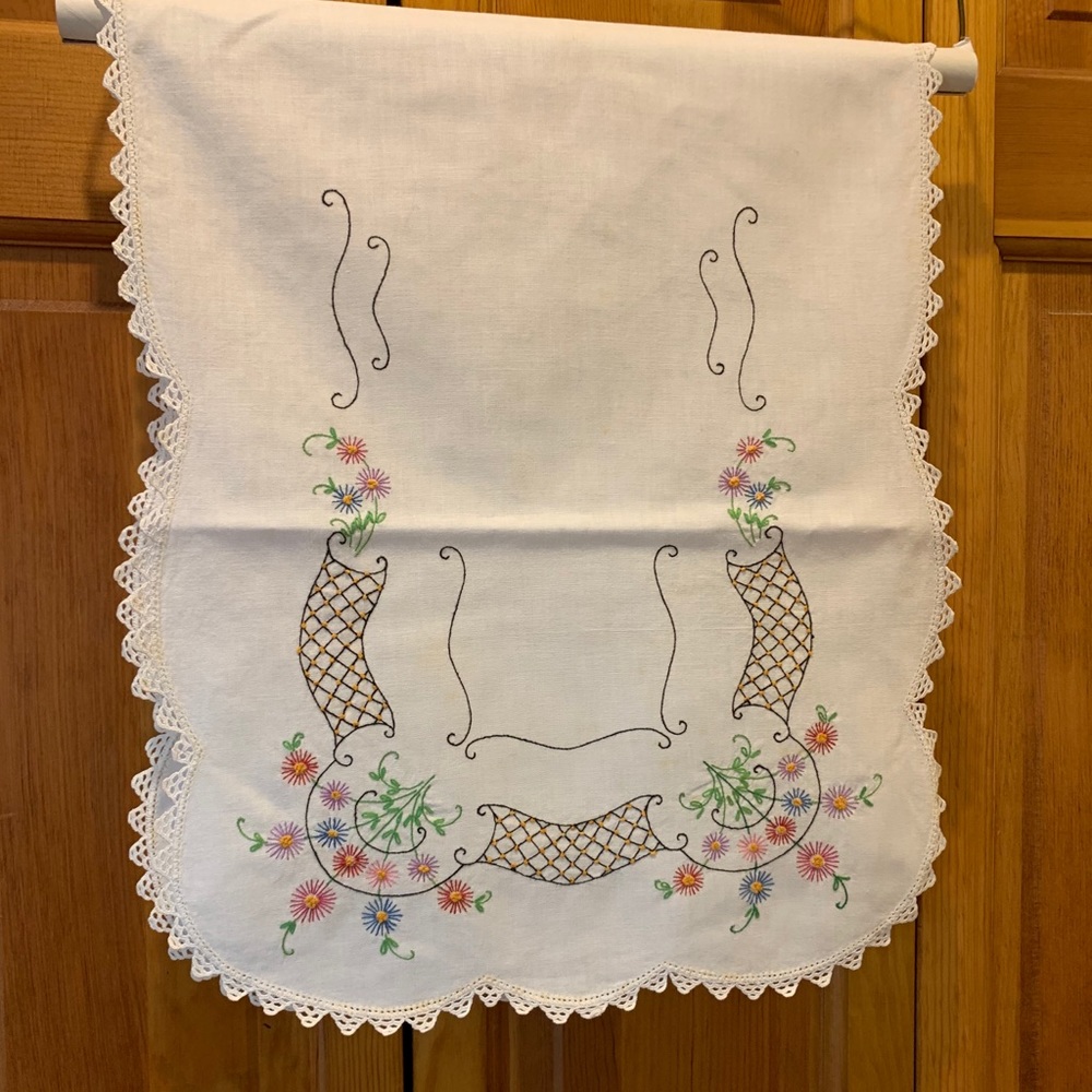 Linen table runner - Picture 2 of 4